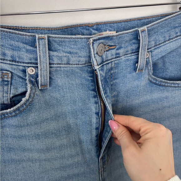 2 for $40 Levi's High Waisted Mom Jeans Sz 29 - Picture 4 of 6